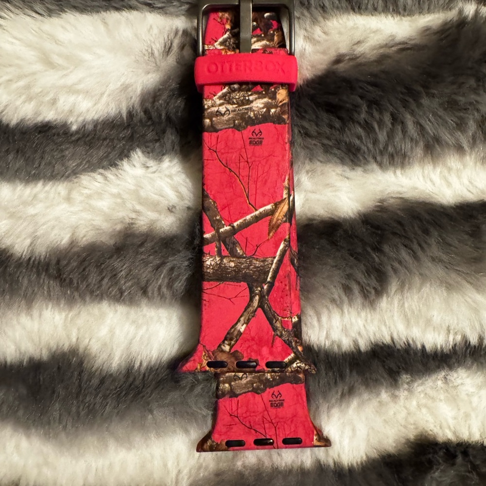 OtterBox Smartwatch Case - Red and Brown Camo